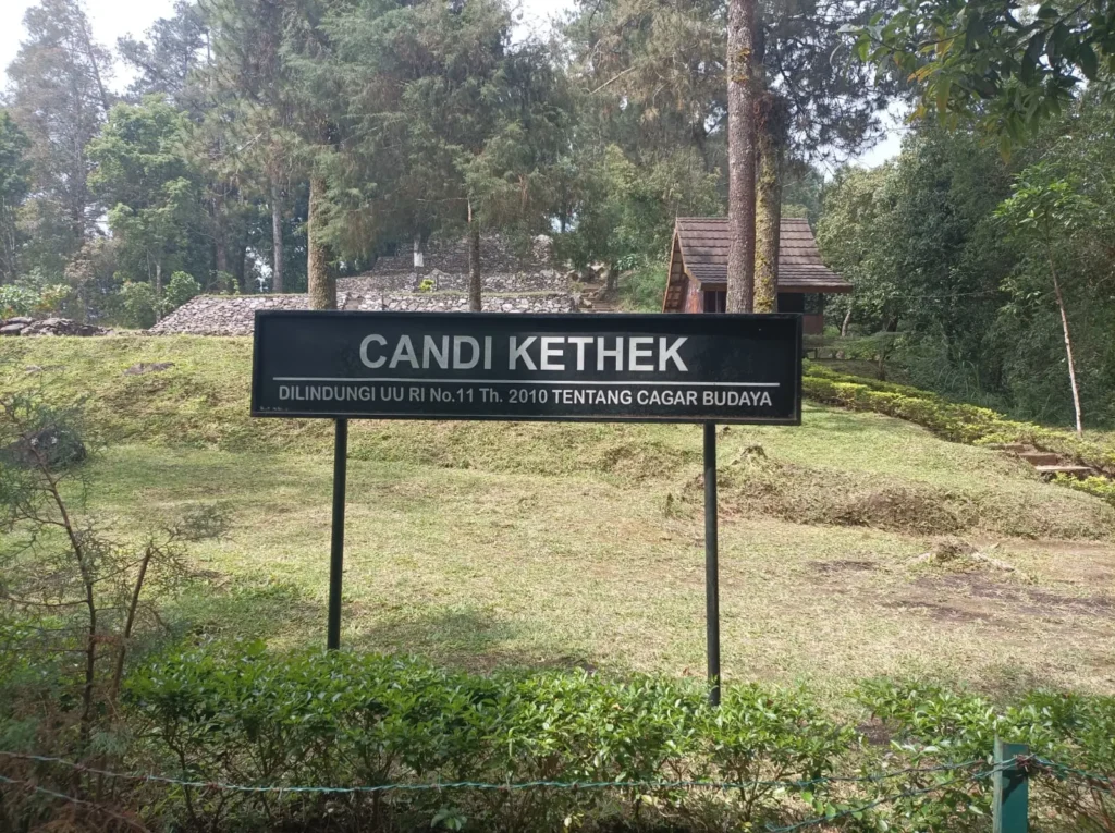 candi kethek gunung lawu