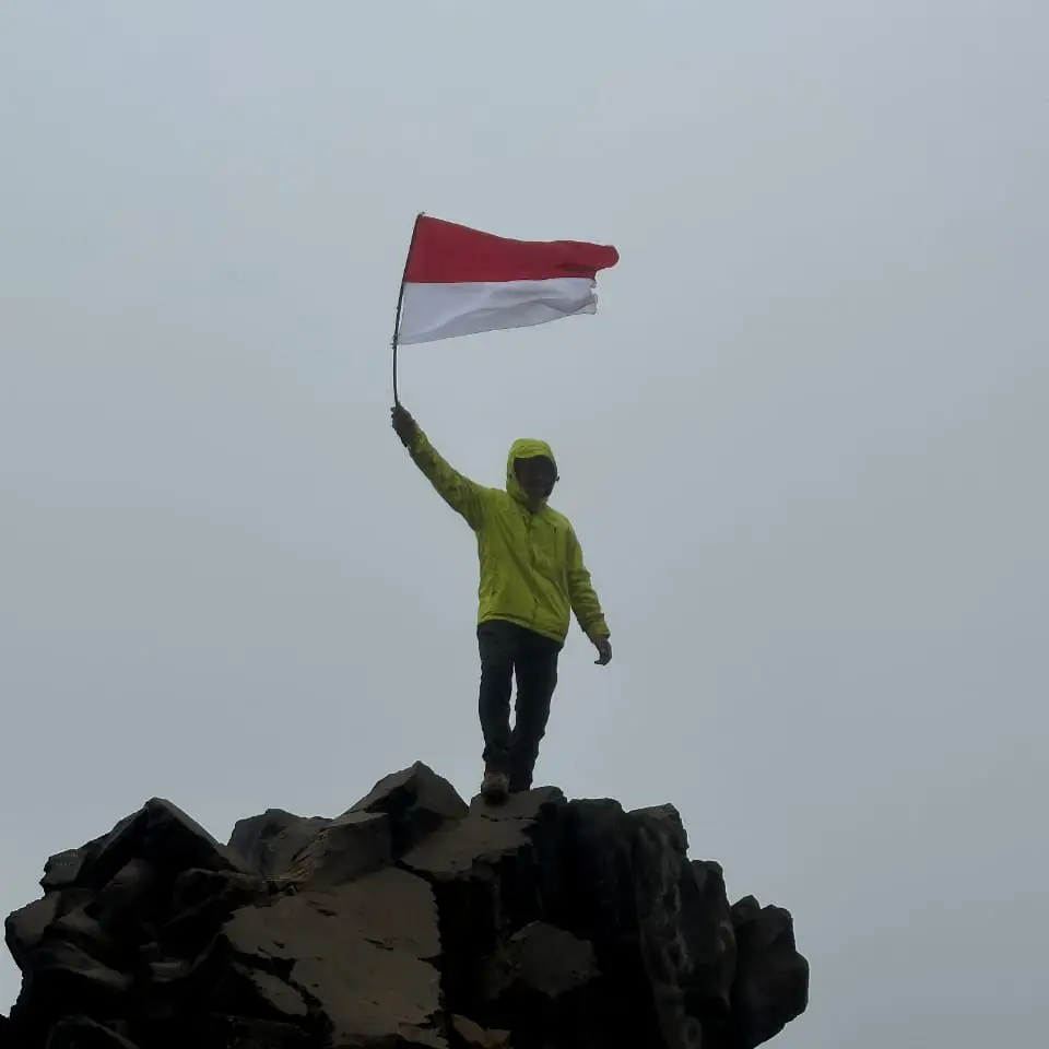 puncak gunung sindoro